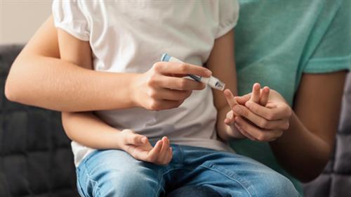 如何幫助兒童和青少年應對糖尿病?  專家提供11個建議
