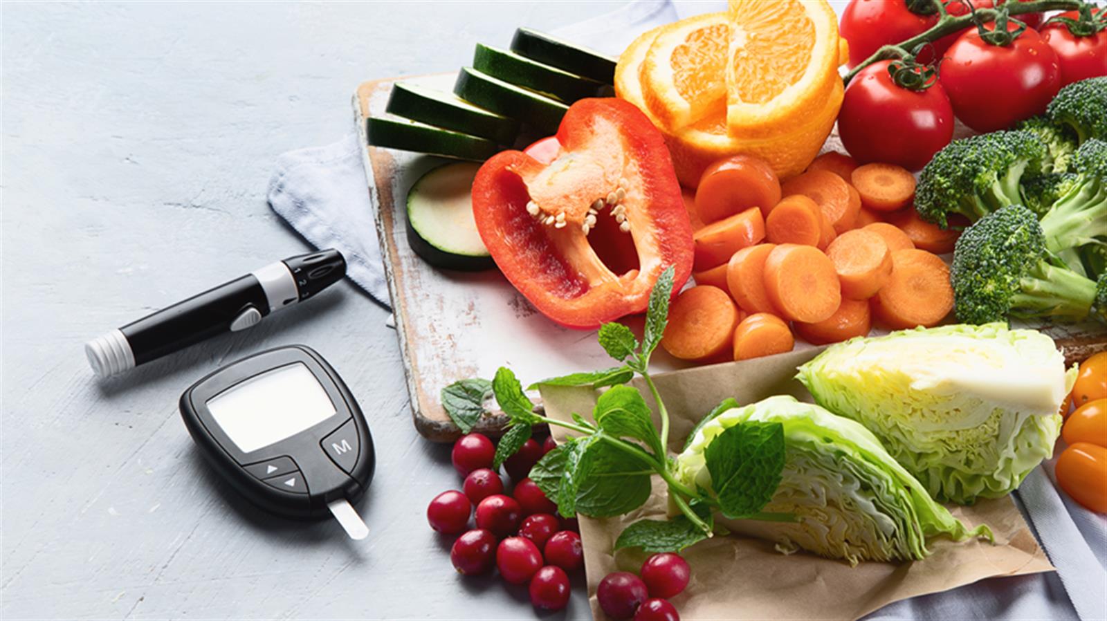 專業營養師建議: 糖尿病患者兩餐間隔不可超過6小時  有規律進餐有助穩定血糖