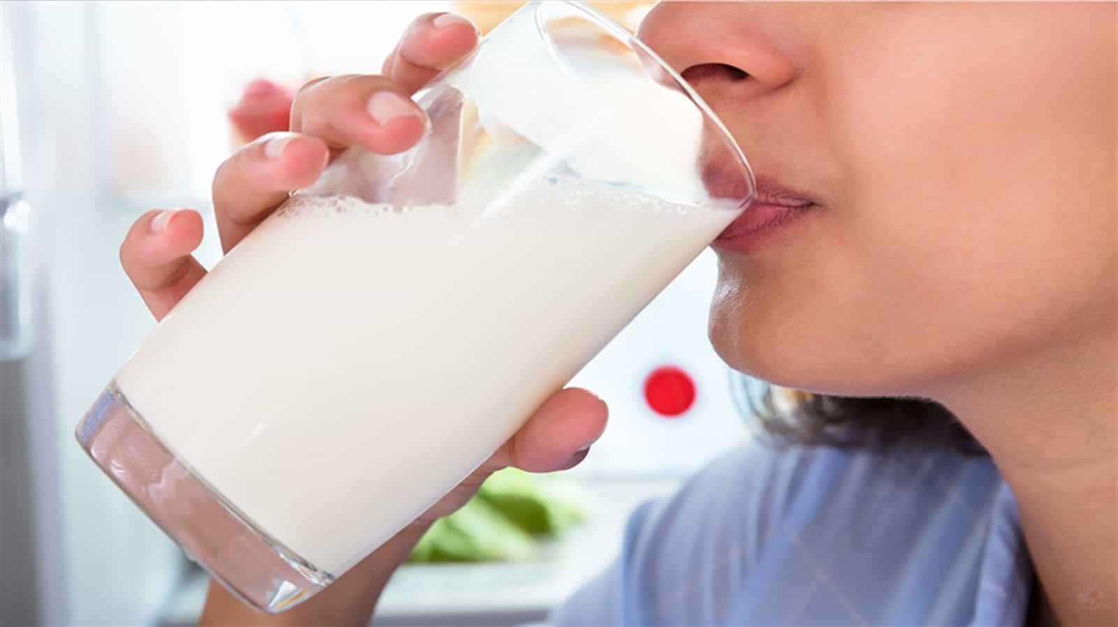 喝牛奶真的能幫助睡眠？  睡眠專家：平靜聯想、讓人放鬆才是事實！